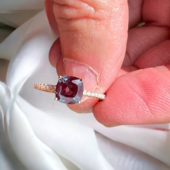 Solid 10K Rose Gold Alexandrite Ring, Size 6 Sizable from size 4 to 8 - Picture 6 of 7